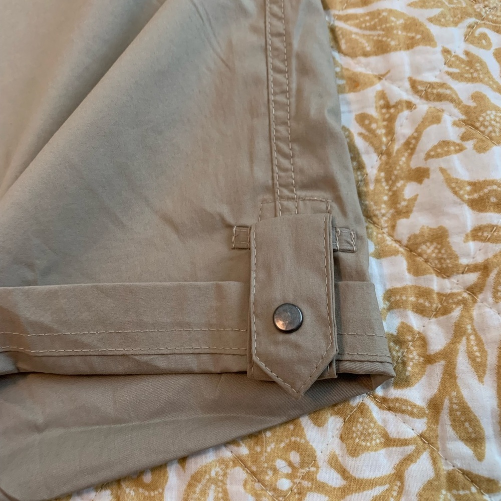 Dakota Grizzly women’s shorts. NWT - Picture 3 of 10